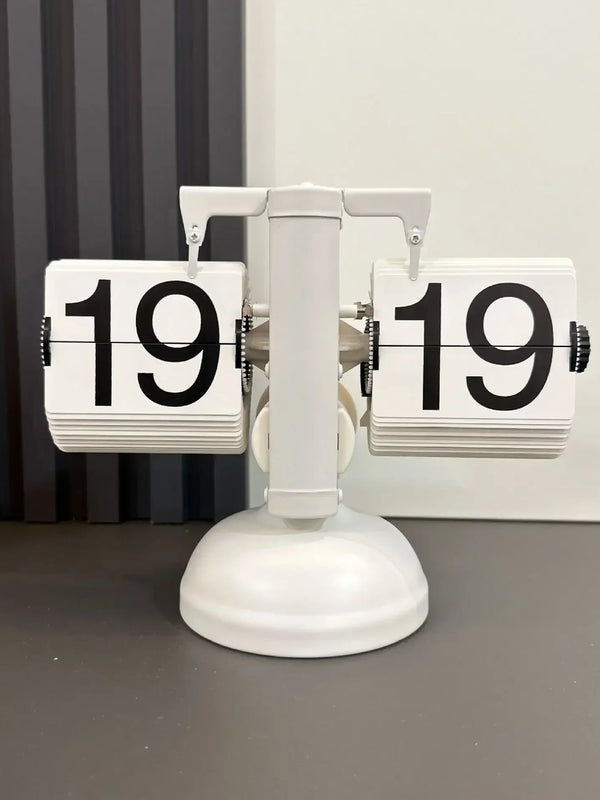 The Coze Flip | Retro Mechanical Desk Clock